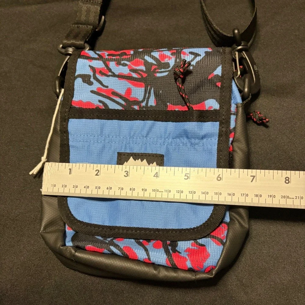 adidas adventure small